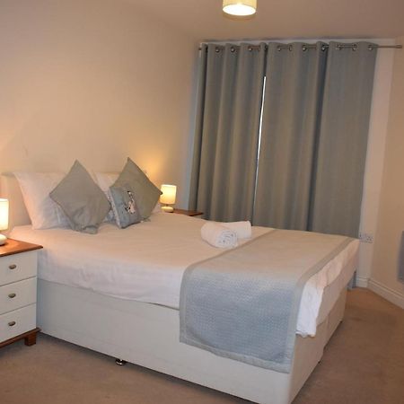 2 Bedroom & 2 Bathroom Apartment - Tca58 Watford  Exterior photo